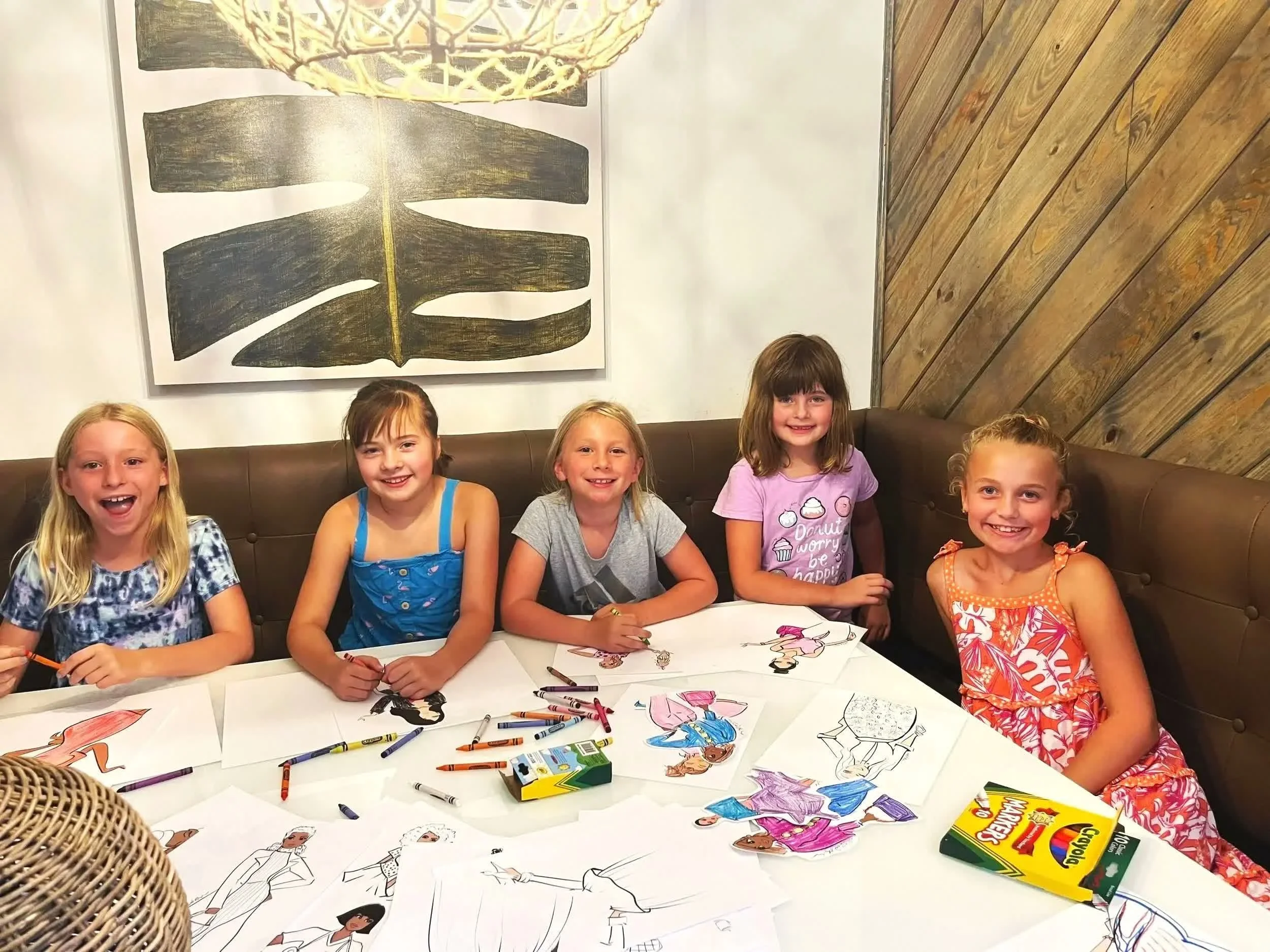 Children coloring Color In Pretty Dollies